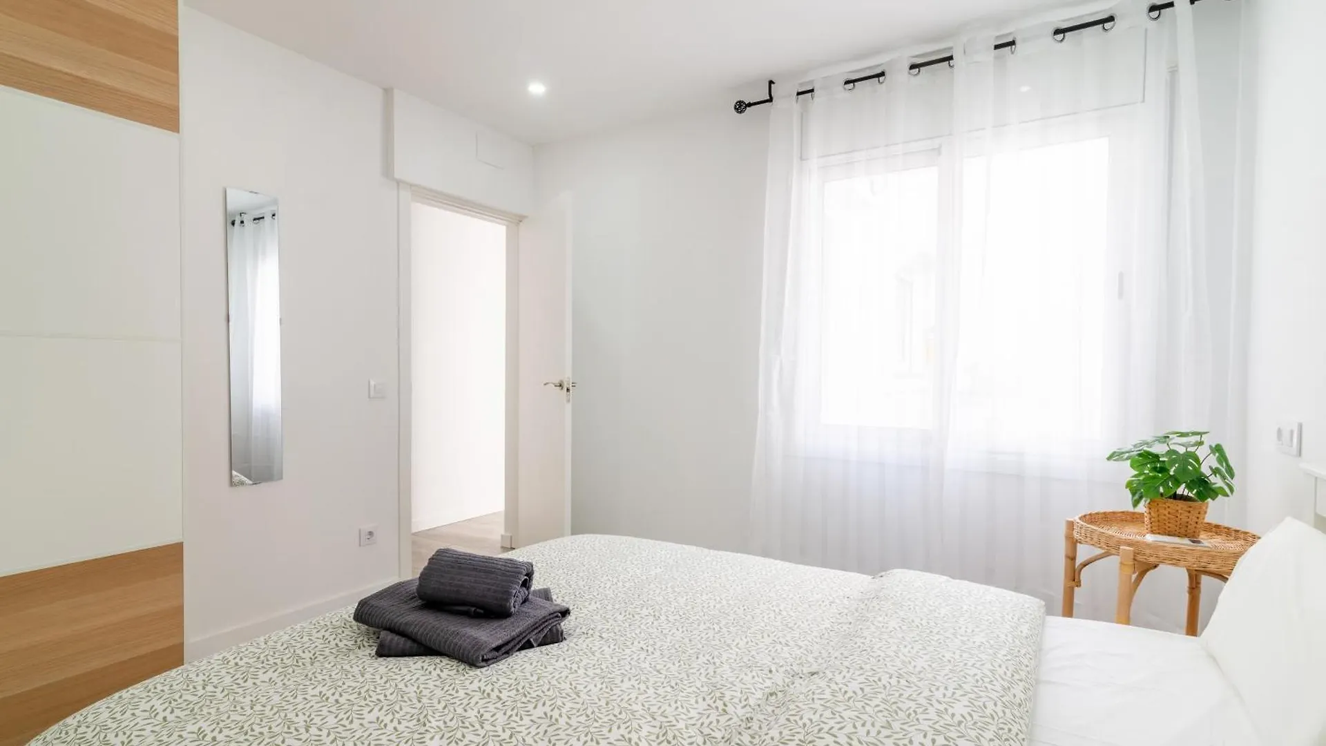 Salatan Apartments, Plaza Paris Λορέτ Ντε Μαρ