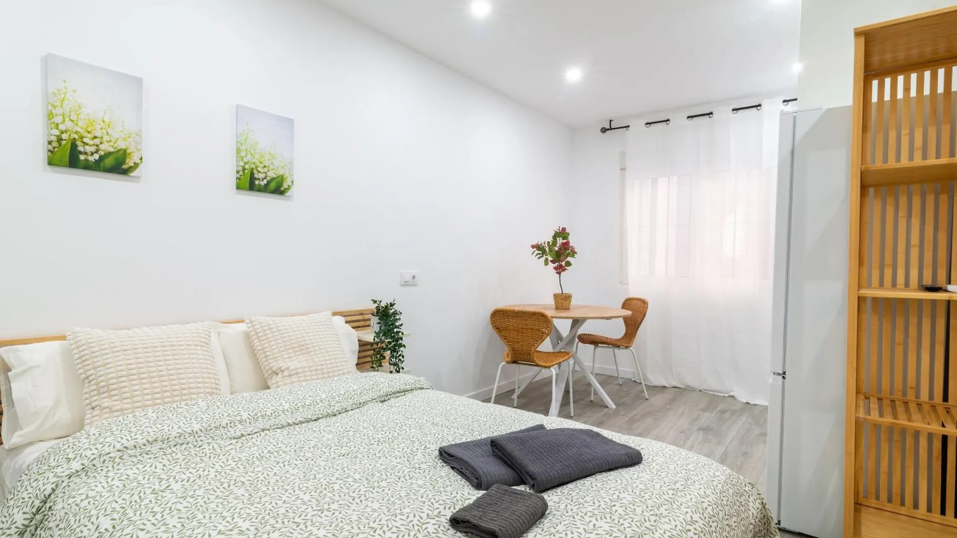 Διαμέρισμα Salatan Apartments, Plaza Paris Λορέτ Ντε Μαρ