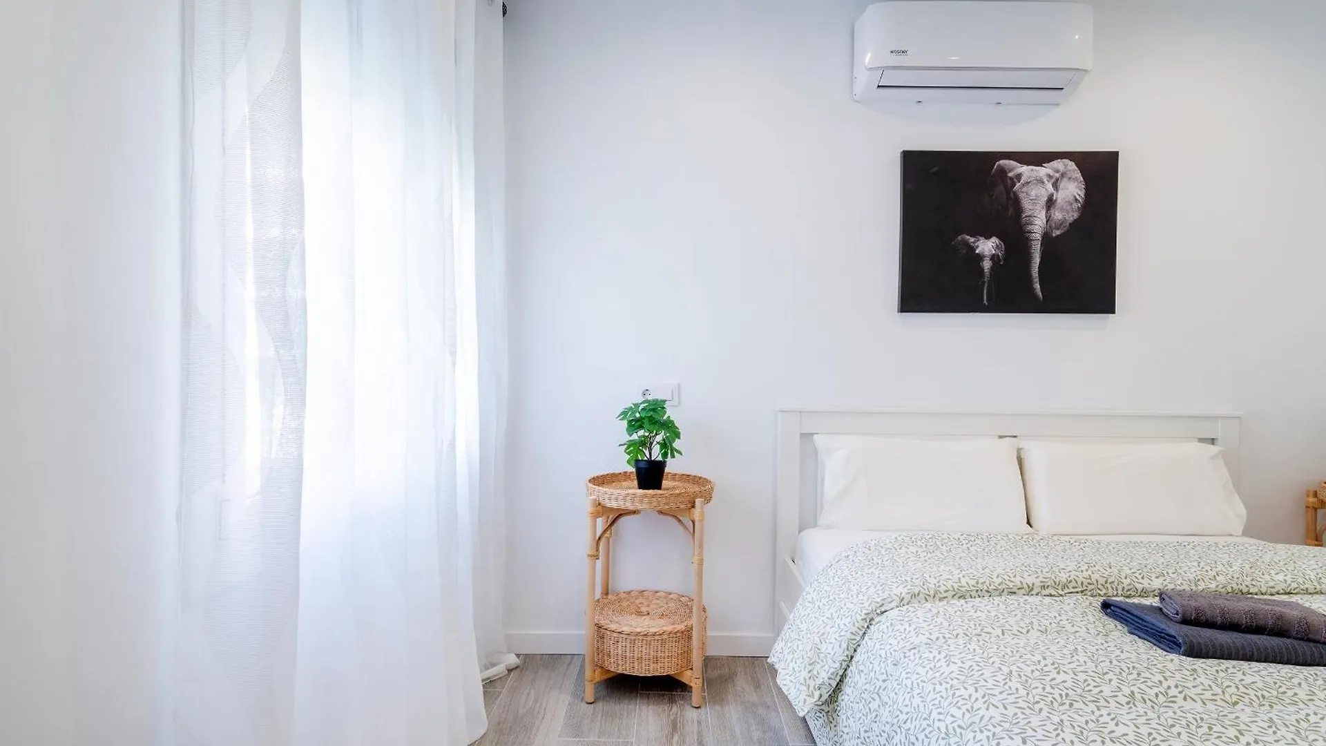 Διαμέρισμα Salatan Apartments, Plaza Paris Λορέτ Ντε Μαρ